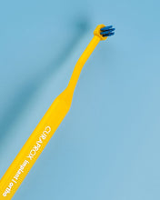 Naložite sliko v pregledovalnik galerije, Zobna ščetka Curaprox CS 708 IMPLANT